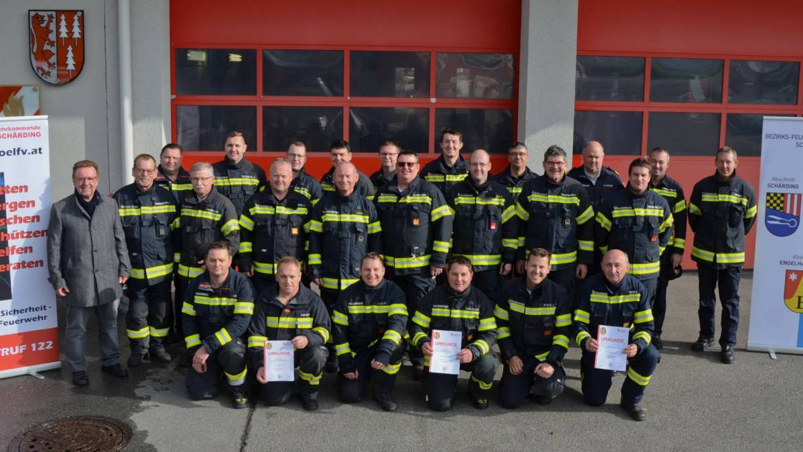 Leistungsprüfung Branddienst in Gold