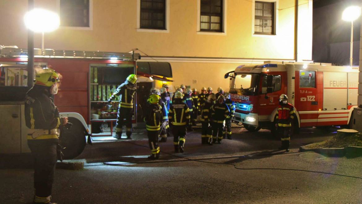 Küchenbrand im Ortszentrum von Andorf