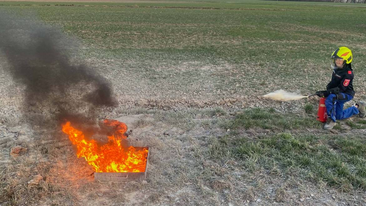 Feuerlöscherübung der Jugend