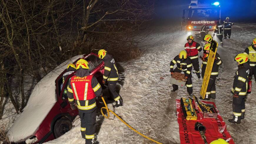 Monatsübung: Verkehrsunfall & Fahrzeugbergung